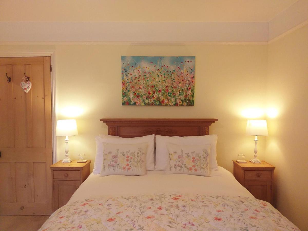 Lobhill Farmhouse Bed And Breakfast And Self Catering Accommodation Окхемптон Экстерьер фото